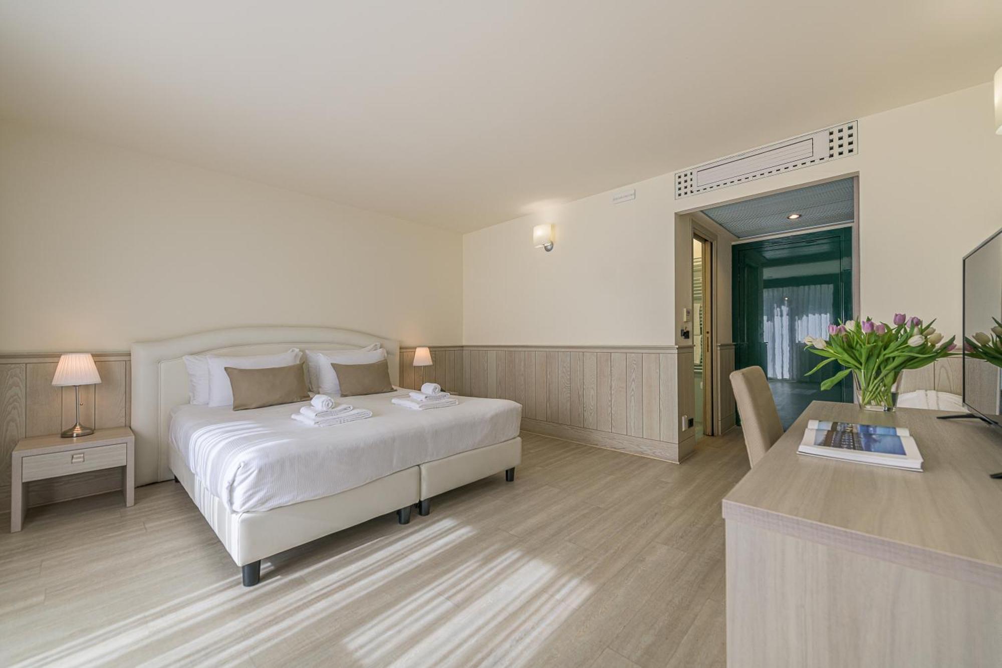 Hotel Golf Inn Lignano Sabbiadoro Exterior foto