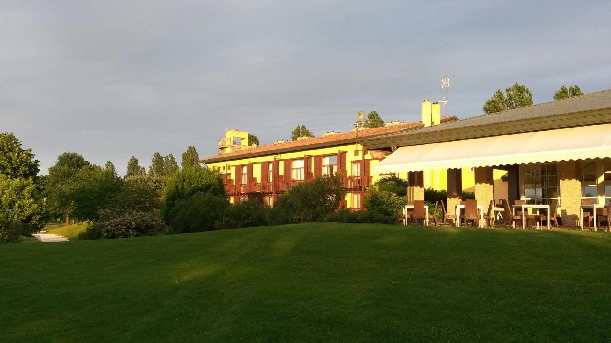 Hotel Golf Inn Lignano Sabbiadoro Exterior foto