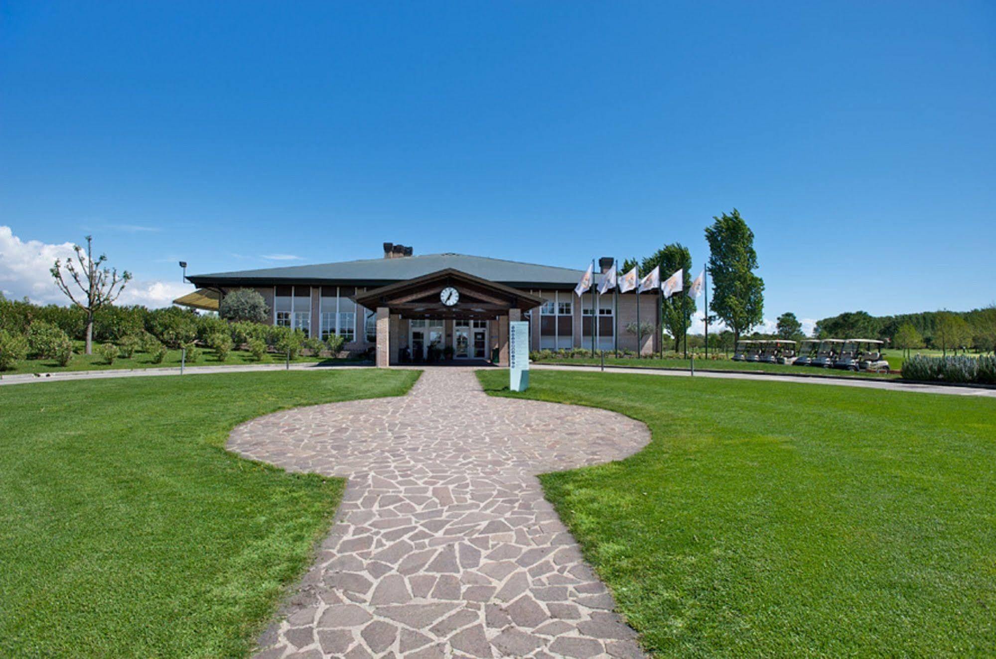 Hotel Golf Inn Lignano Sabbiadoro Exterior foto
