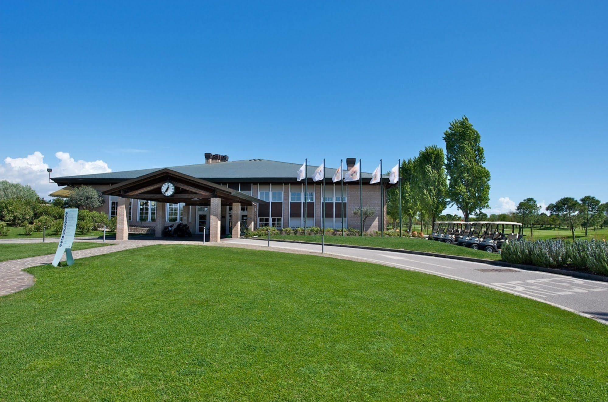 Hotel Golf Inn Lignano Sabbiadoro Exterior foto
